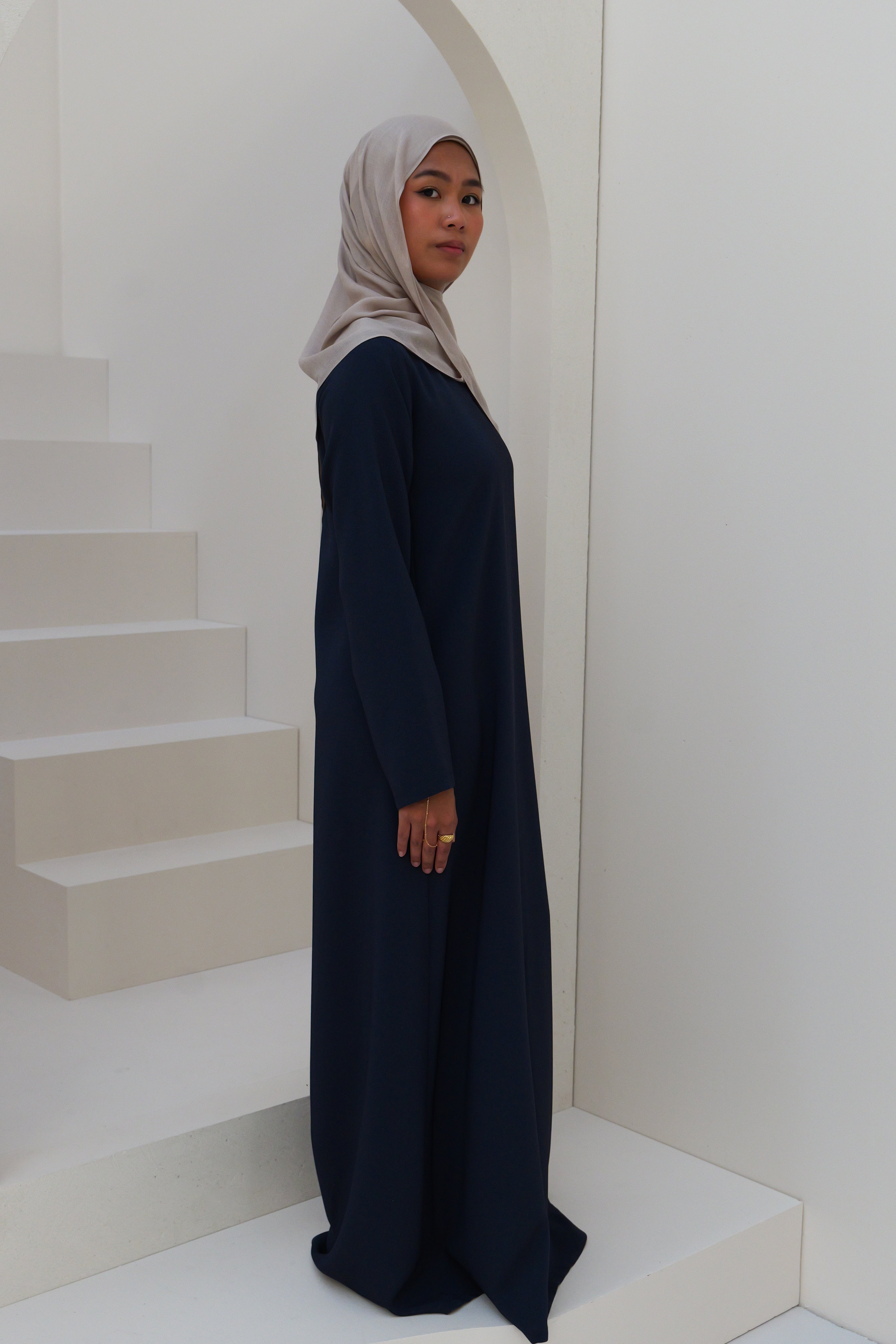 Basic Crepe shimmer Abayah - Navy