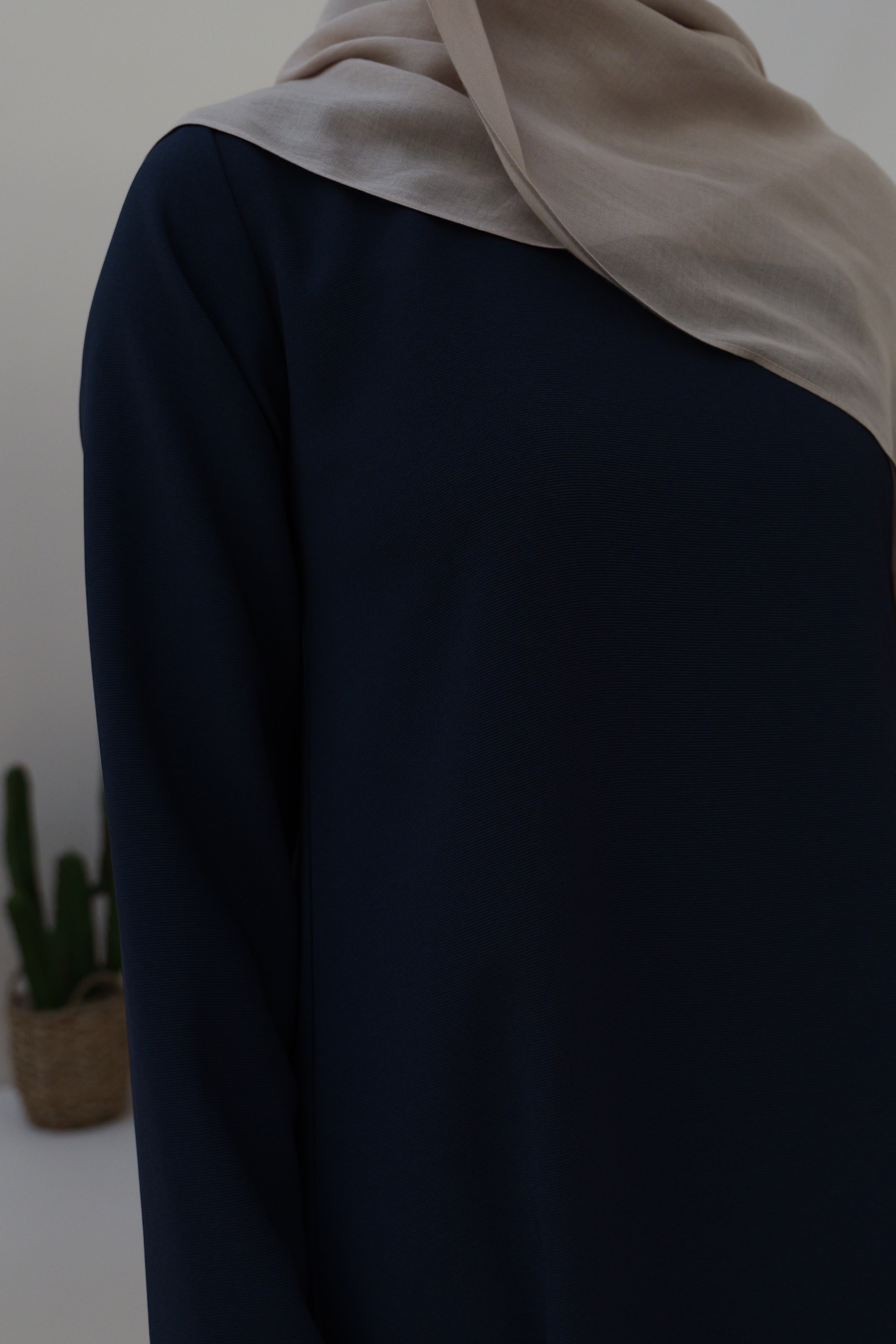 Basic Crepe shimmer Abayah - Navy